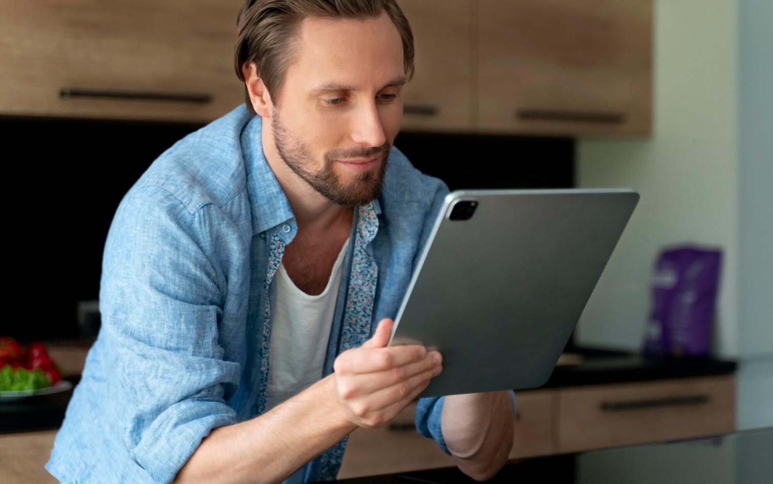 Moderne Lernumgebung mit interaktiven Finanzanalyse-Tools